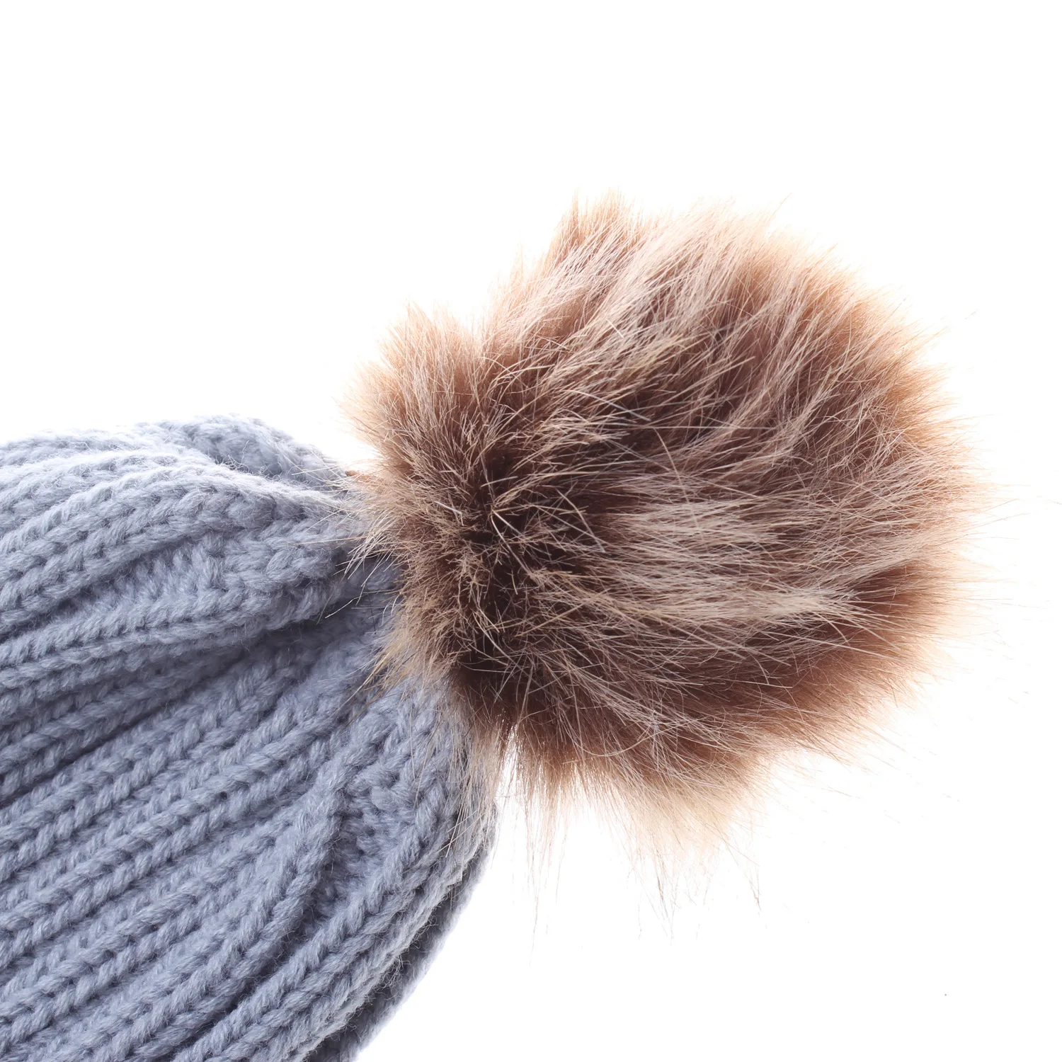 Casquette d'hiver en laine tricotée pour enfants, personnalisable avec n'importe quel LOGO, casquette chaude de Protection des oreilles en boule de fourrure pour l'extérieur et l'usure quotidienne, nouvelle collection