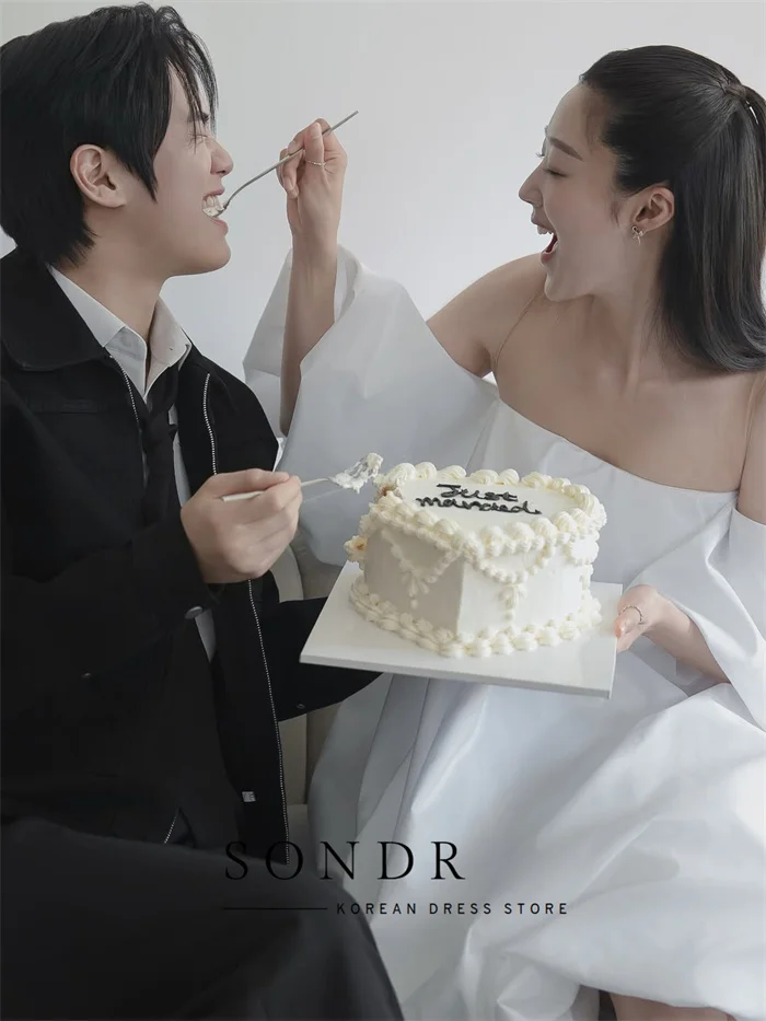 Sondr encantadores vestidos de boda coreanos a presión nuevo cuello barco mangas abullonadas vestido de novia personalizado vestido corto para sesión de fotos 2025
