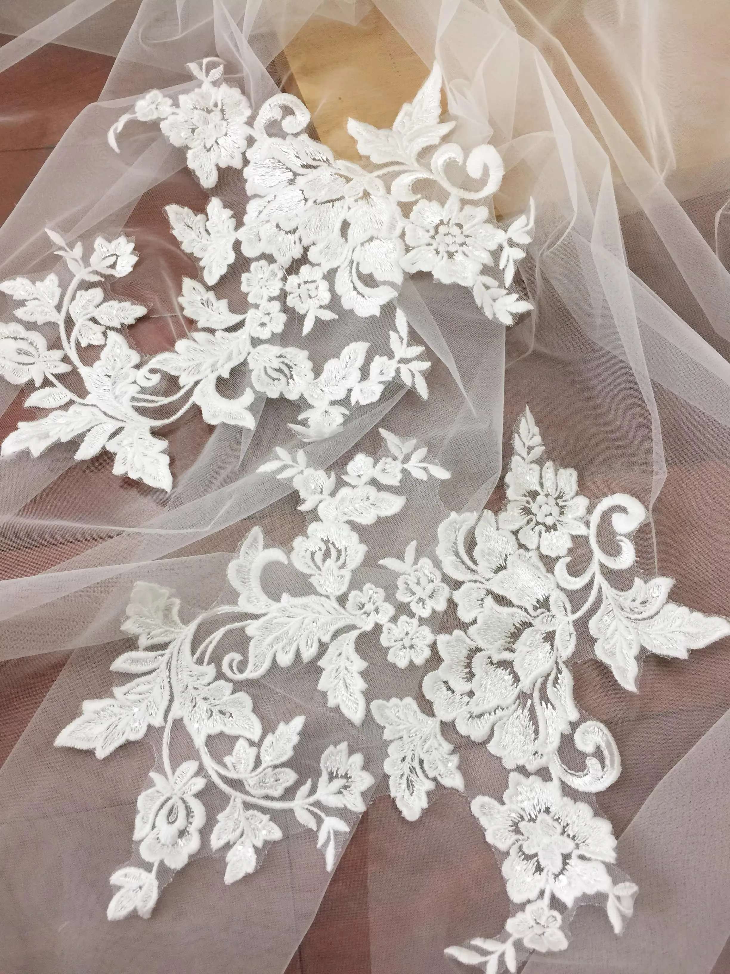 1pair Pure cotton embroidery sequined lace patches Wedding dresses,headpieces fallout patch for clothing