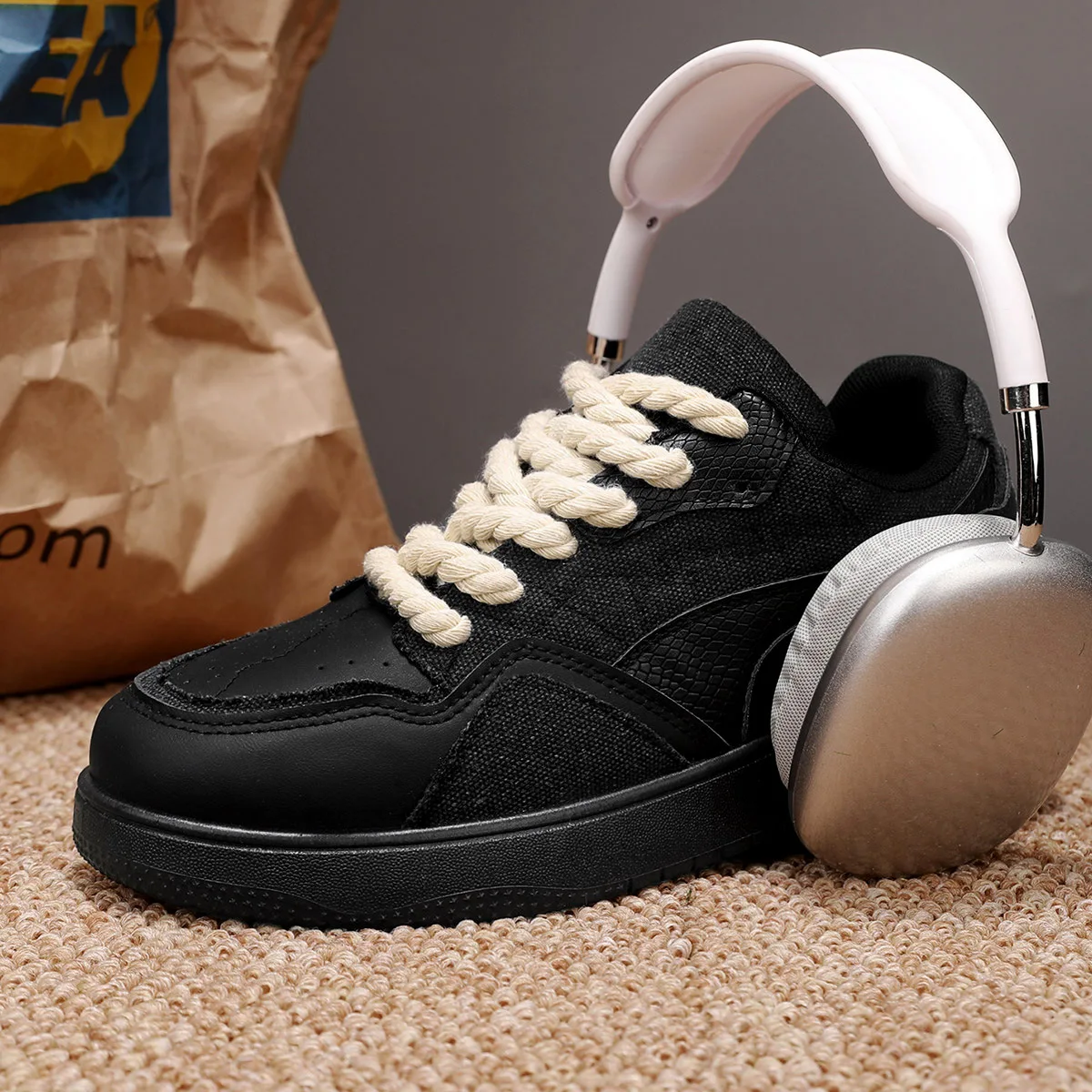 Men's Skateboarding Shoes 2024 New Thick Soled Canvas Shoes Platform Comfortable Breathable Lace Up Student Casual Sports Shoes