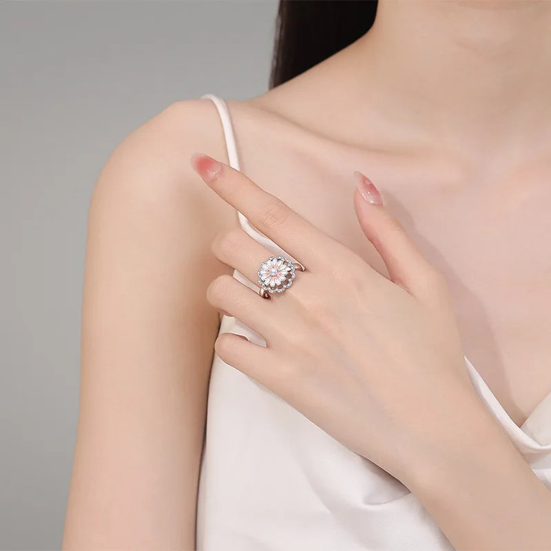 Luxury Cherry Blossoms Anti Stress Anxiety Fidget Spinner Rings Rotate Freely for Women Metal Copper Finger Ring Bride Jewelry