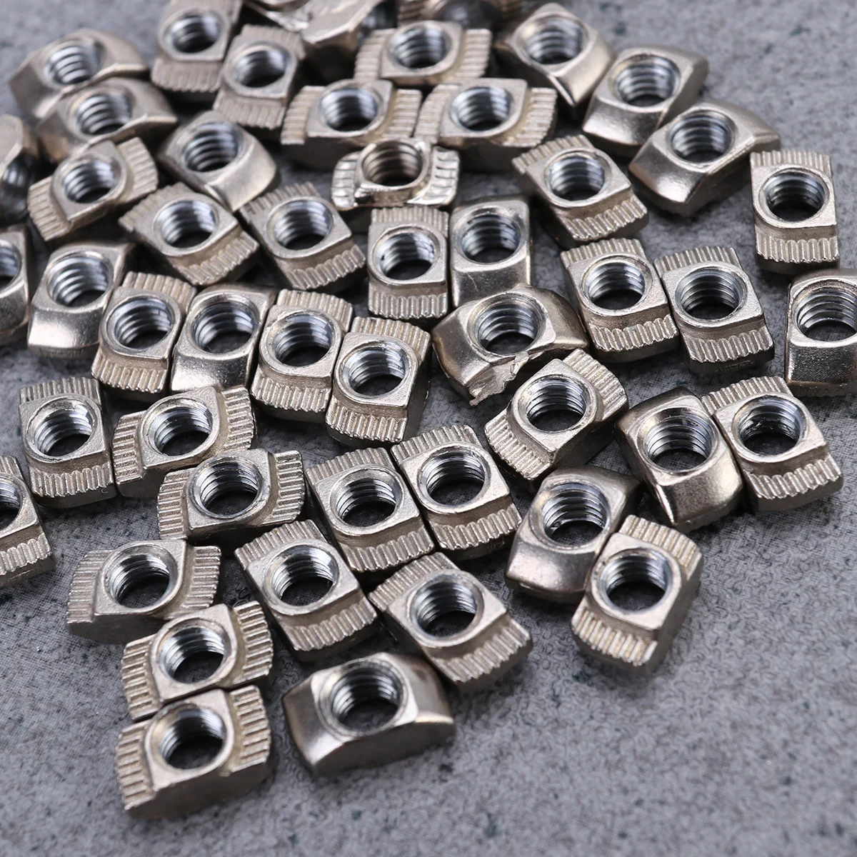 50Pcs Aluminum T-Nut M5 Thread 10x6mm Hammer Shape for 20x20mm European Aluminum Profile Slots T-Nut M5 T-Nuts