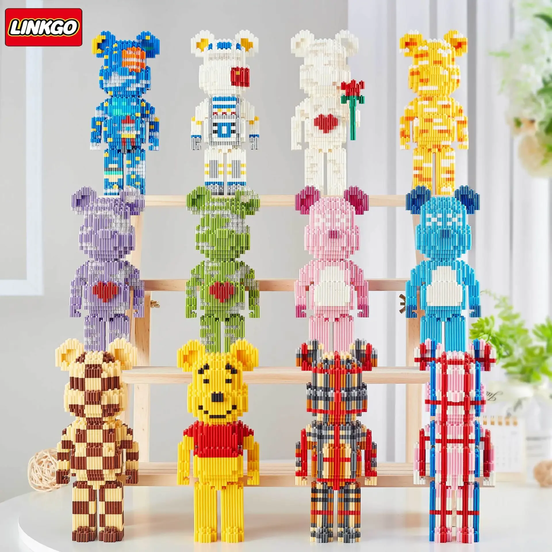 Linkgo Bear Building Blocks Cartoon Winnie Astronaut Connection Bear Bricks Figures 3D Model Toys for Kid Birthday Gift