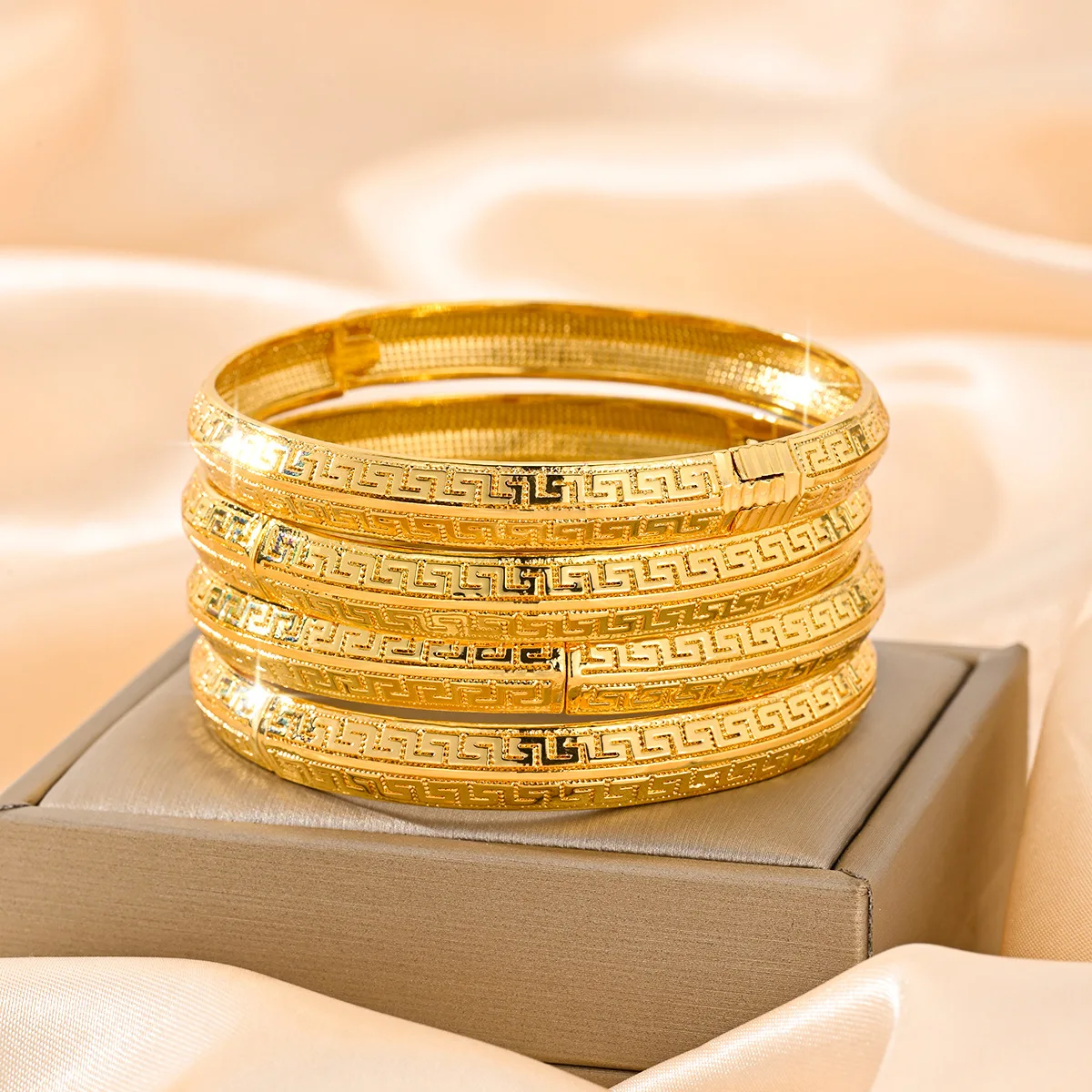 Huixing gold Open bracelet Middle East 24K gold plated women's fashion bracelet Europe and America Vietnam sand gold 9999gold