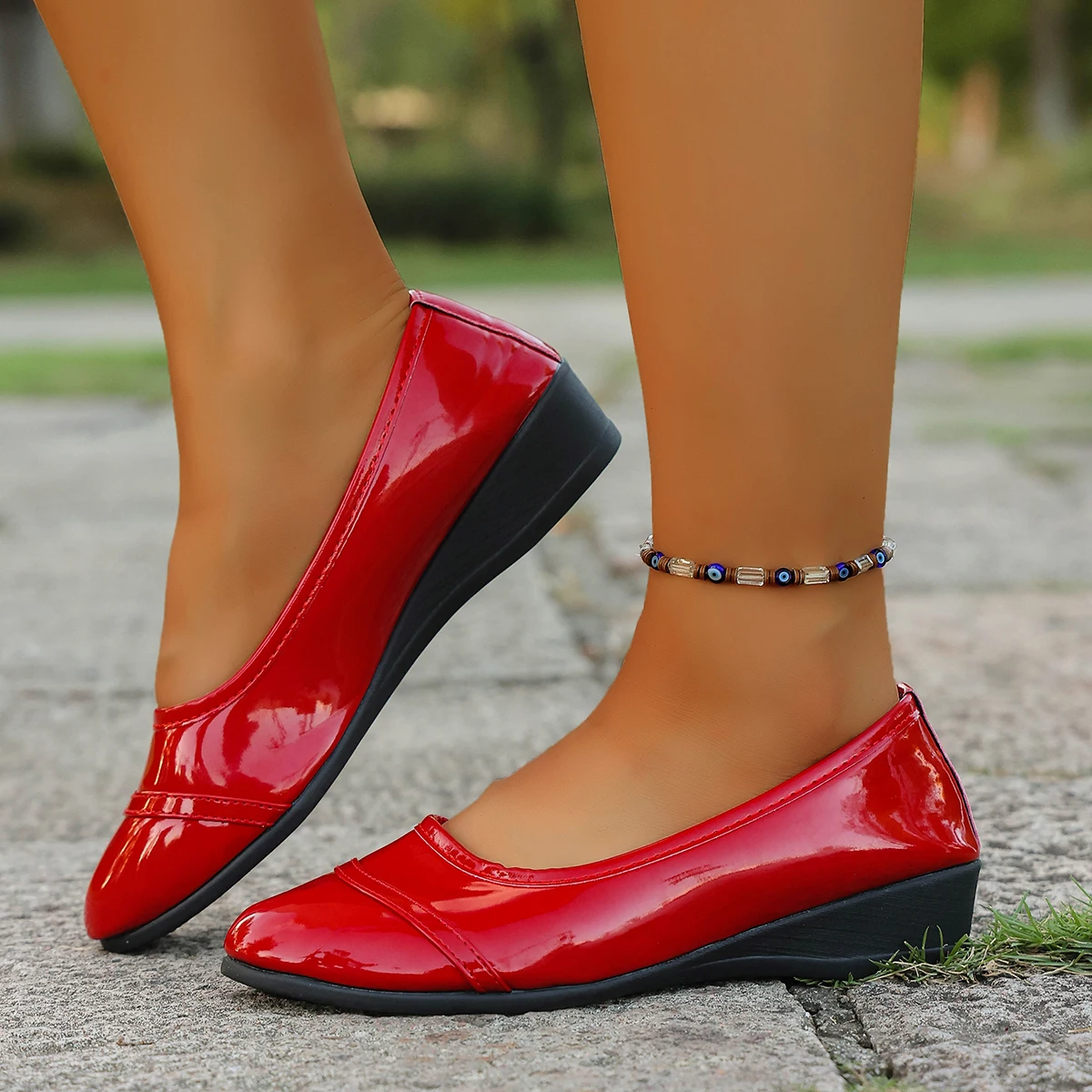 أحذية فردية جديدة من الجلد الناعم لعام 2025، أحذية للأم، أحذية جلدية للعمل للسيدات، أحذية جديدة مريحة بقدم واحدة، أحذية في منتصف العمر