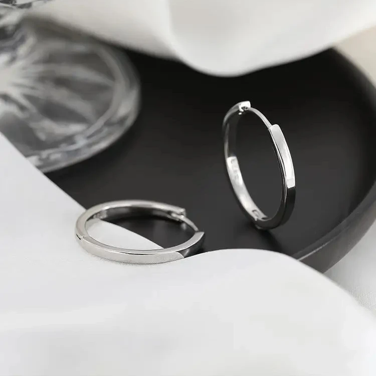 

Женские круглые серьги из серебра 925 пробы