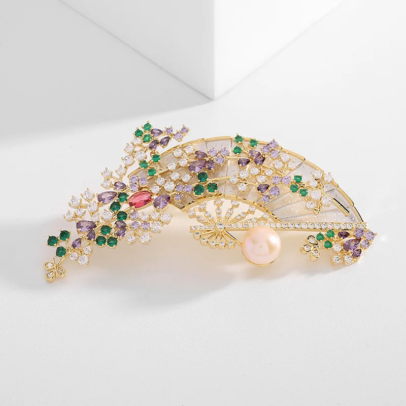 Elegant and high-end new Chinese fan-shaped brooch inlaid with zircon freshwater pearl corsage, clothing accessories as gifts