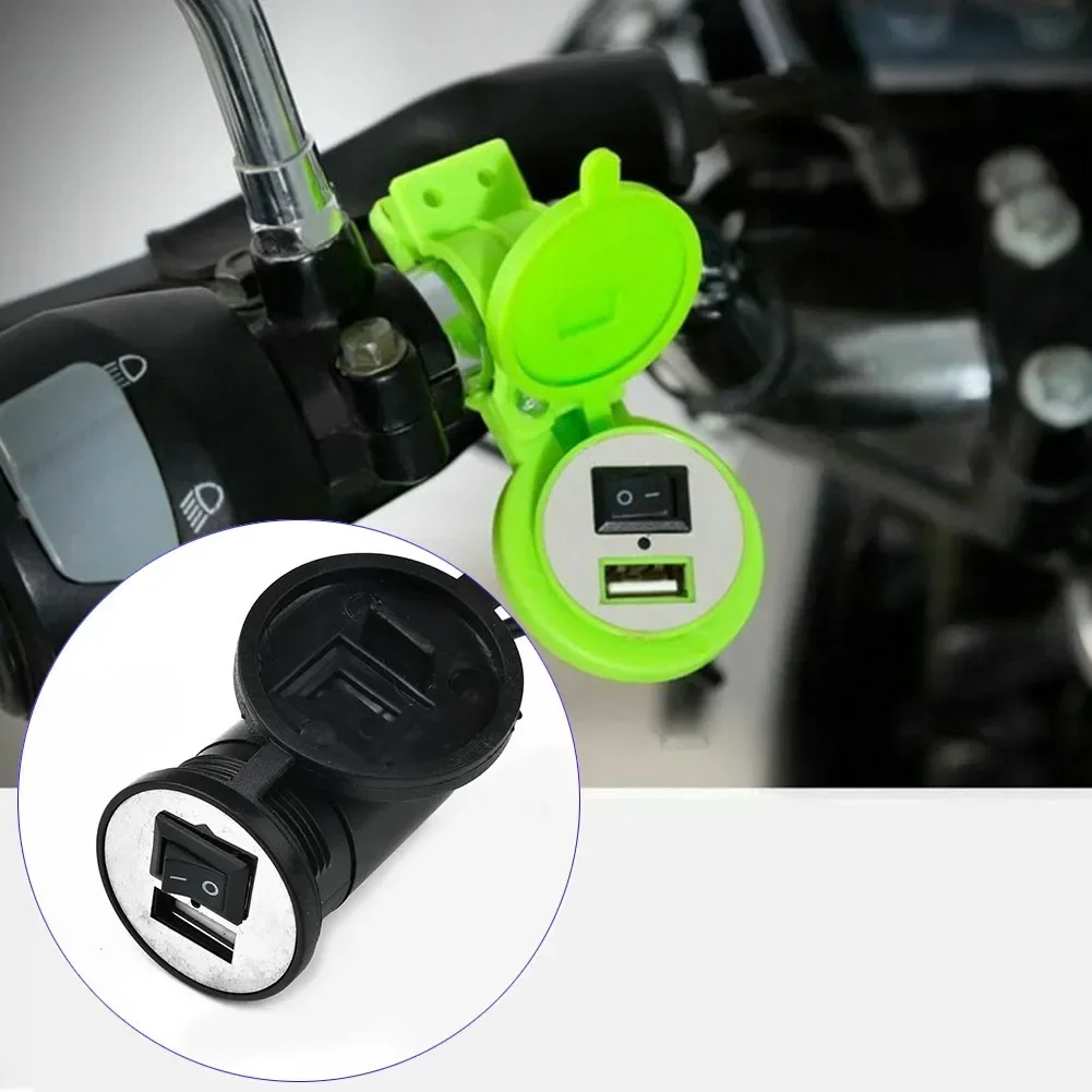 Pengisi daya sepeda motor anti air 12V, aksesori USB pengganti pengisian cepat ponsel kendaraan listrik berguna