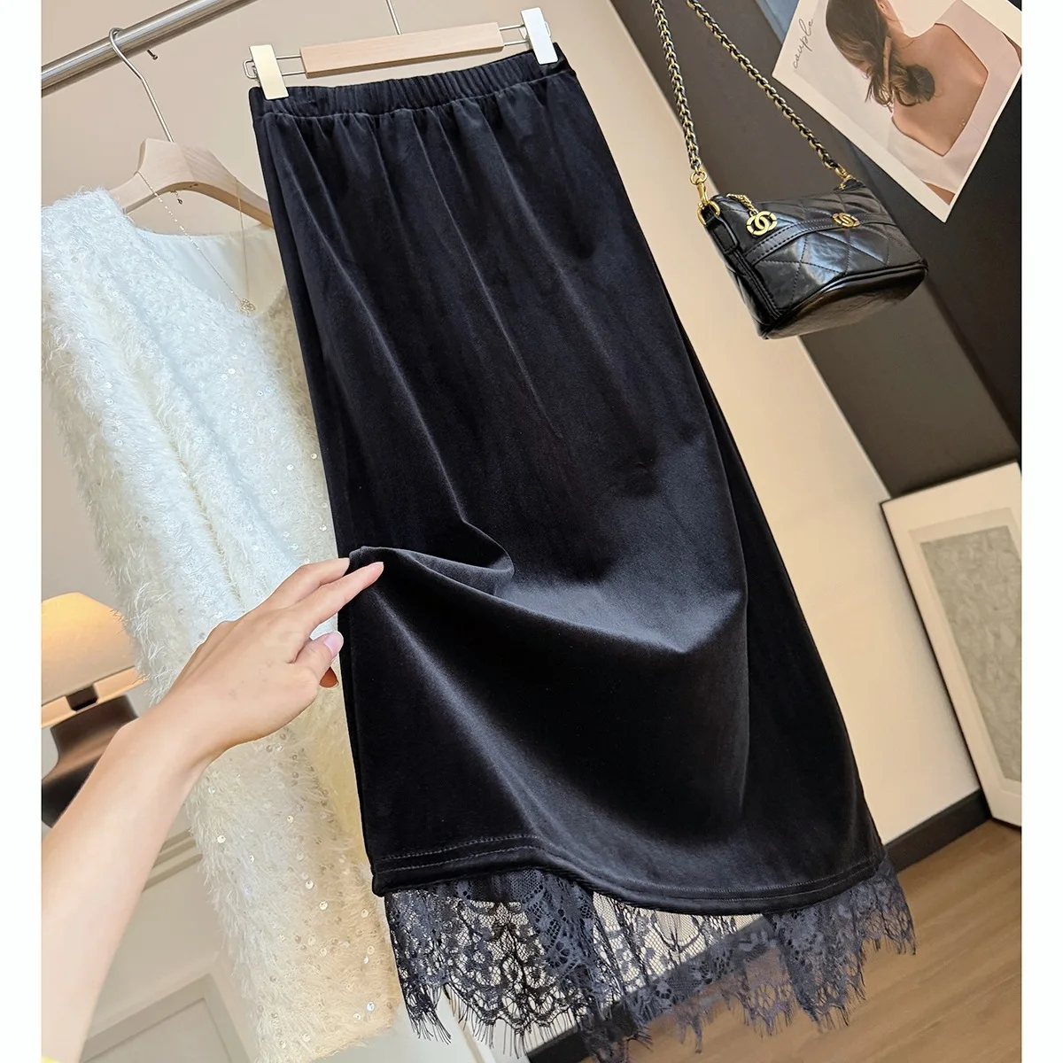 Lace Splicing Golden Velvet Skirt Women's Winter New Velvet Thickened Drape Straight Long Skirt