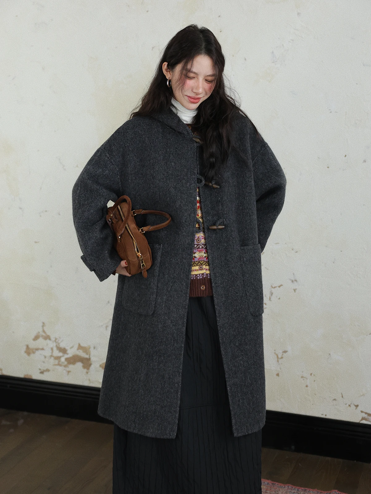 

DR Retro Japanese Sle Hooded Wooden Button Plaid Silk Double Face Wool Coat Thiened Winter Outerwear for Women