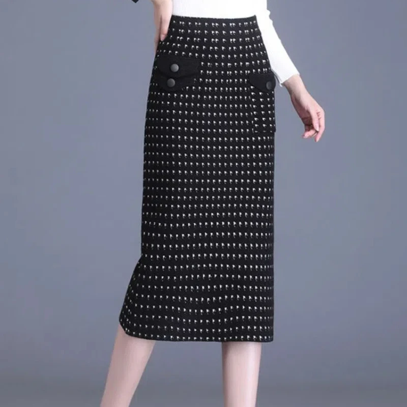 

Mid to Long Skirt Women's Knitted Hip Hugging Skirt New Plaid Slit One-step Skirt Stylish