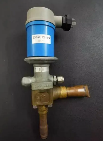 

Старая демонтажная машина 068F0035 068F0036 068F0037, винтовая машина, клапан TQ, электромагнитный клапан