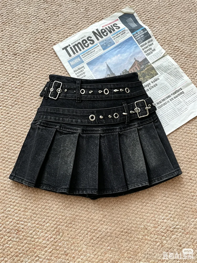 

Retro 90s Mini Skirt Metal Rivet Details High Waist Slim Short Skirt Y2K Harajuku Style Women Street Fashion Summer Outfit