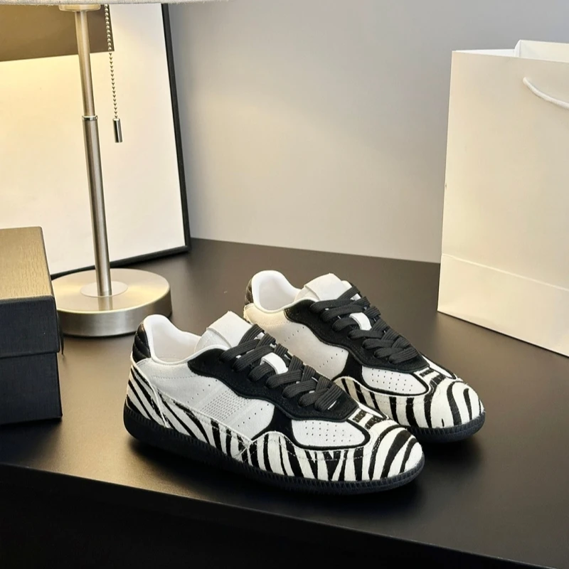 New Leather Color Block Strapped Agam Training Shoes for Women Comfortable Flat Casual Sporty Sneakers White Boardwalk Sneakers