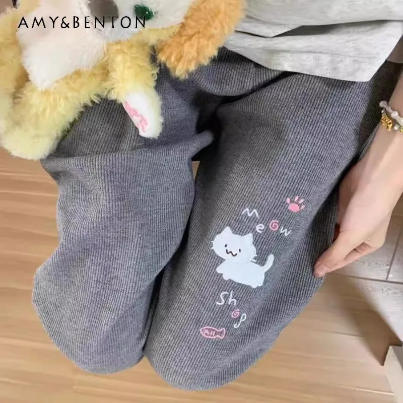 Pantalones rectos bordados de gato de dibujos animados bidimensionales dulces y lindos de invierno japonés pantalones casuales drapeados sueltos para mujer