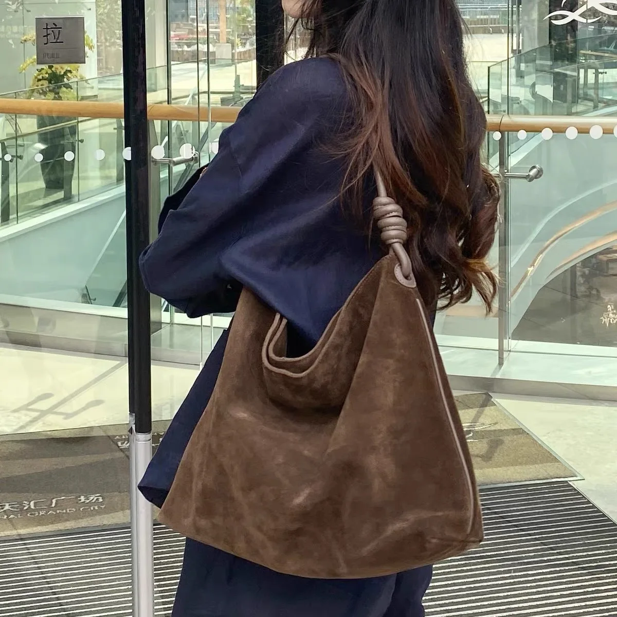 Retro Fall and Winter Frosted Leather Women Tote Bag Suede Shoulder Armpit Bag Cowhide Texture Large Capacity Commuter handbag