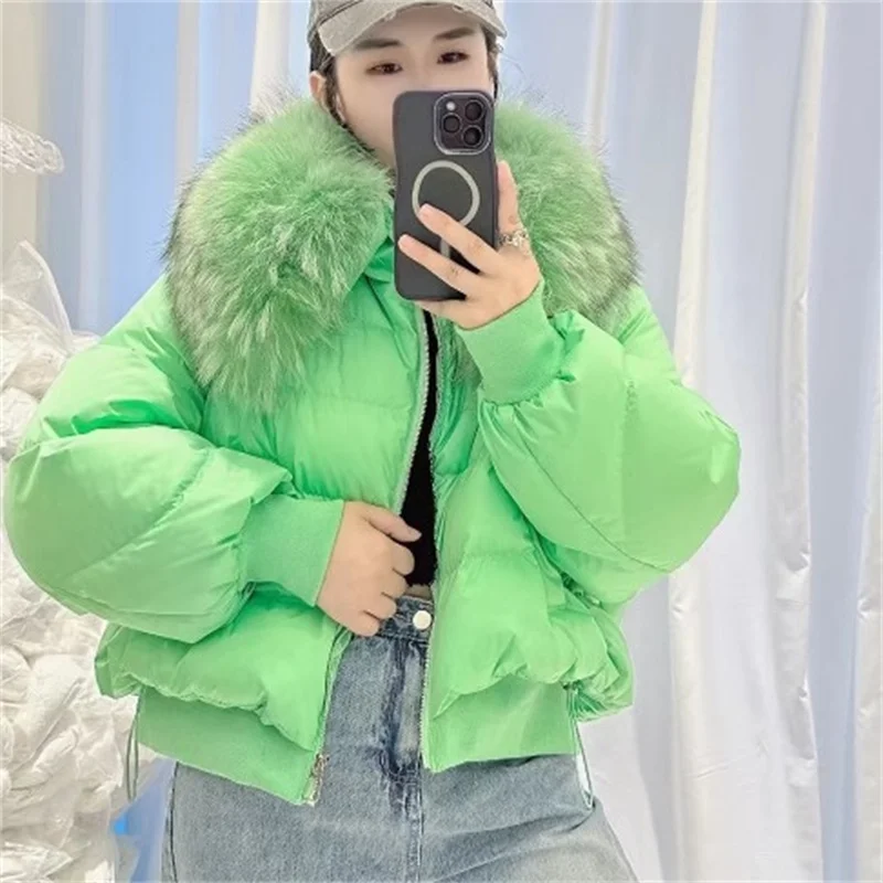 جديد سترة الفراء الحقيقي معطف فرو الراكون الطبيعي الإناث سترة سميكة فضفاضة قصيرة الأبيض بطة أسفل معطف 2025 الشتاء سترة منفوخة النساء