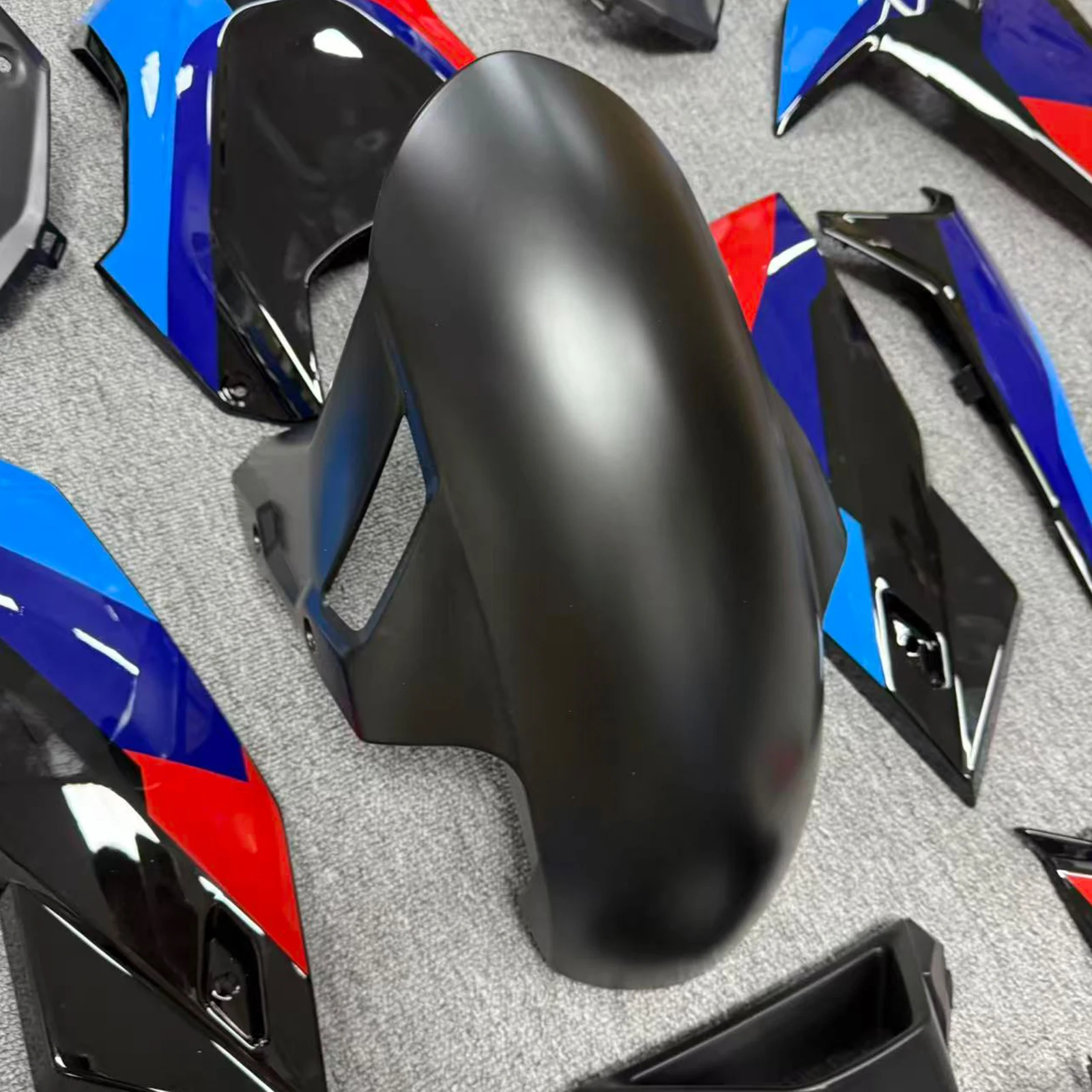 طقم هيكل خلفي مخصص لدراجة نارية BMW S1000R S1000 2025 موديل جديد. صندوق هدايا خلفي بإطار أسود وأحمر عالي اللمعان #4