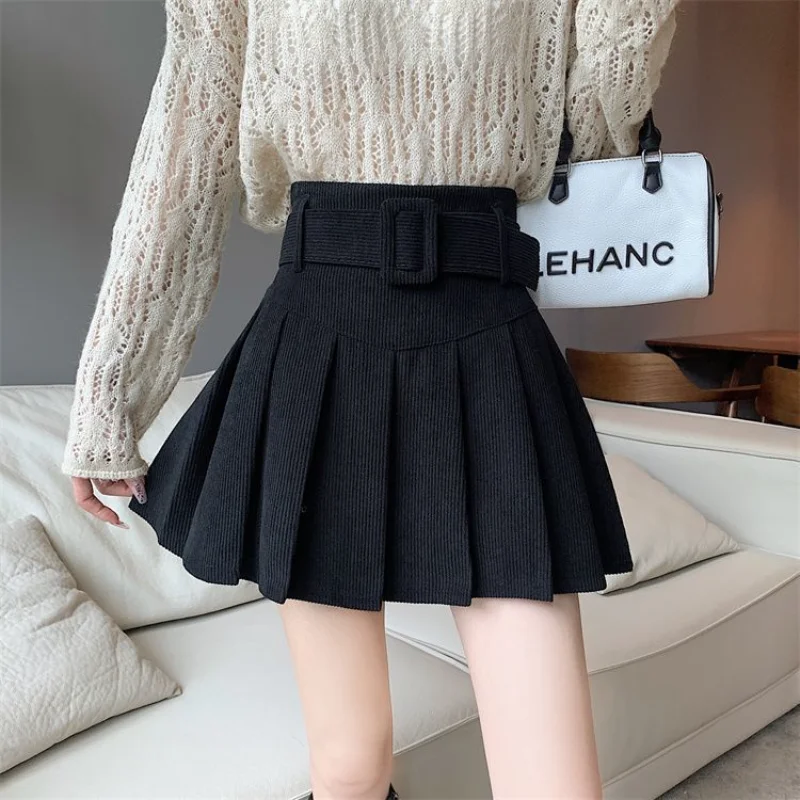 กระโปรงทรงเอเอวสูงผ้าลูกฟูกจีบพลีท  แฟชั่นฤดูใบไม้ร่วงและฤดูหนาว 2025  ทรงเข้ารูป  ความยาวครึ่งตัว  ทันสมัย  สำหรับสาวมั่น