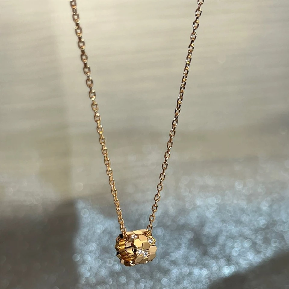 ZAKOL Classic Beehive Honeycomb AAA Zircon Pendant Necklace Elegant Birthday Christmas Jewelry Gifts for Women