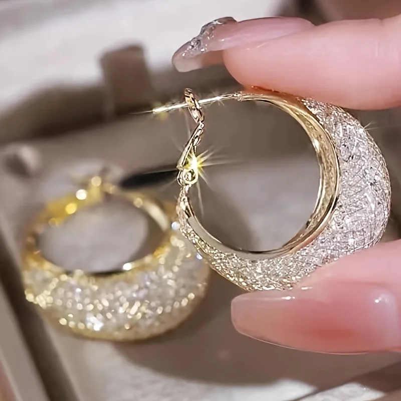 A Pair of Light Luxury, Niche, High-end Design Women's Earrings with Exquisite, Sparkling Mesh-wrapped Rhinestone  Hoop Earrings, Suitable for Women's Daily Versatile Wear