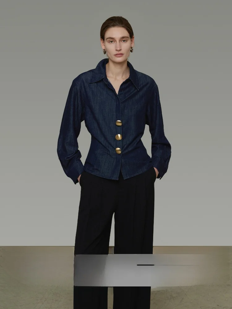 

Ретро джинсовая рубашка женская с металлическими пуговицами, простой элегантный дизайн, универсальный топ с длинным рукавом, новинка 2026 года, свободный крой для повседневной носки