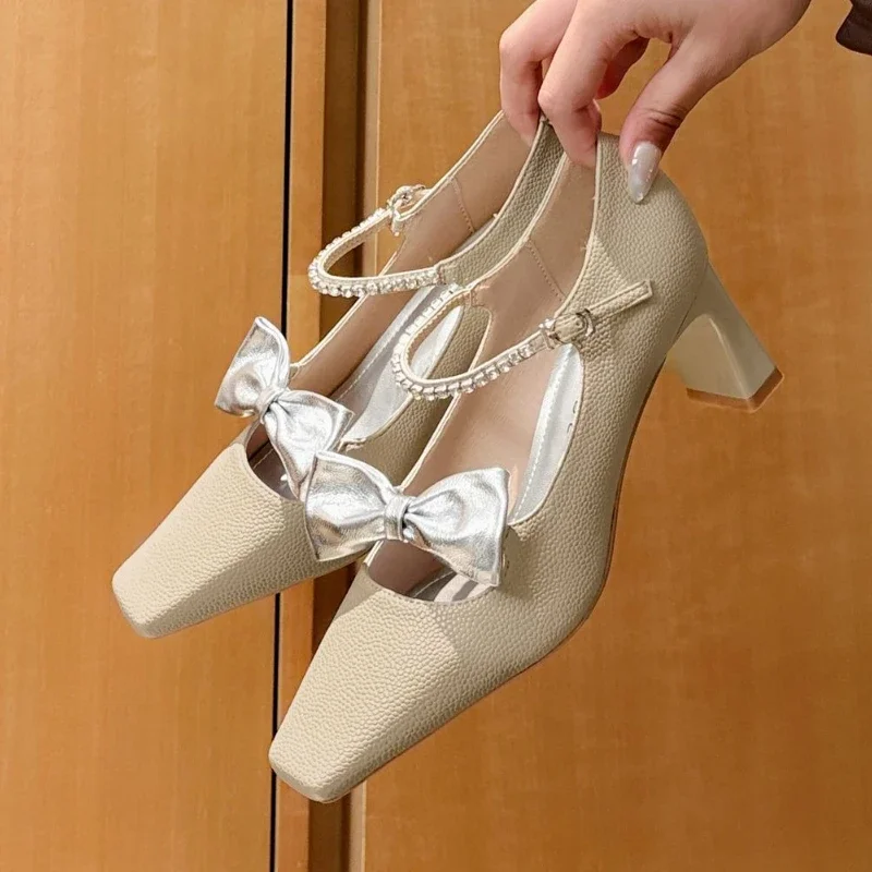 

Luxury Rhinestone Ankle Strap High Heels Women Elegant Bow Decoration Square Toe Chunky Heel Pumps Fashion Wedding Bride Shoes