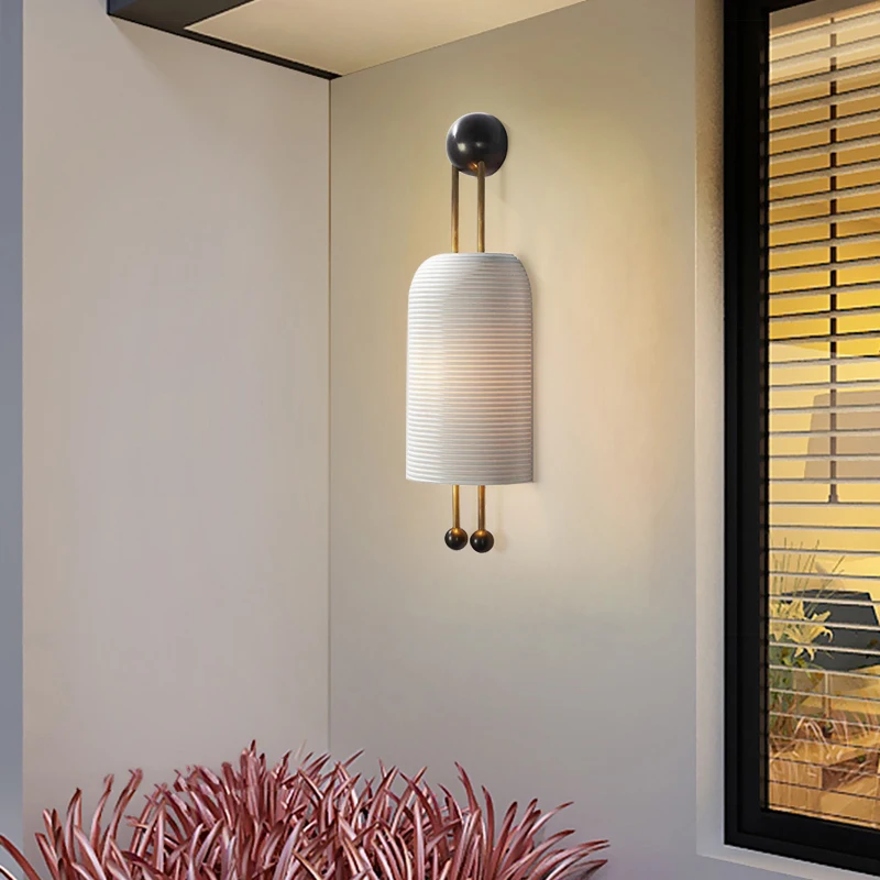 Aplique de farol, lámpara de pared Retro Simple, cristal blanco, diseño nórdico, modelo de habitación, personalidad, mesita de noche, luz de pared decorativa para Hotel