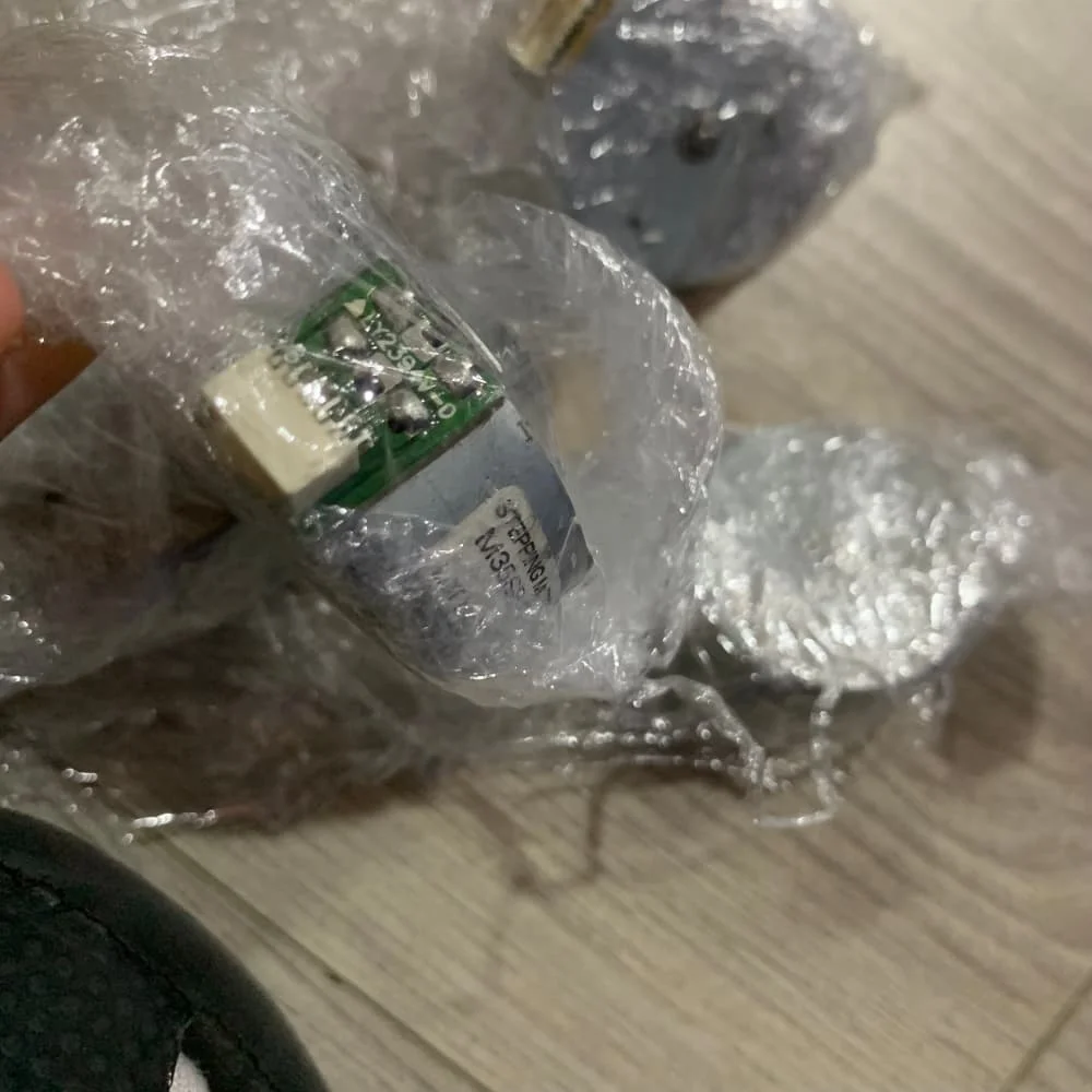 

1шт. Шаговый двигатель сканера для HP CLJ2820 2830 2840 3390 3392 M2727 M1522 CM2320 Q3948-60186 Q3066-60222 C6747-60005