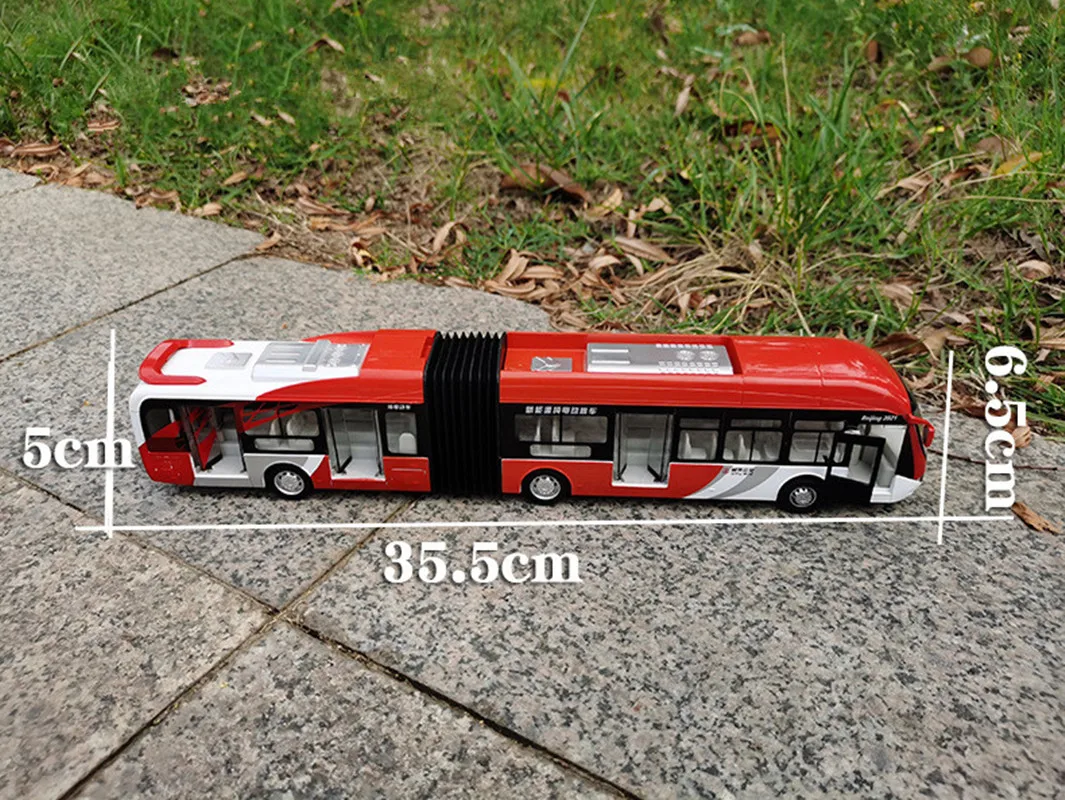 1: 50 alloy pull back double section bus model,simulation of sound and light bus toys,wholesale of children\'s toys