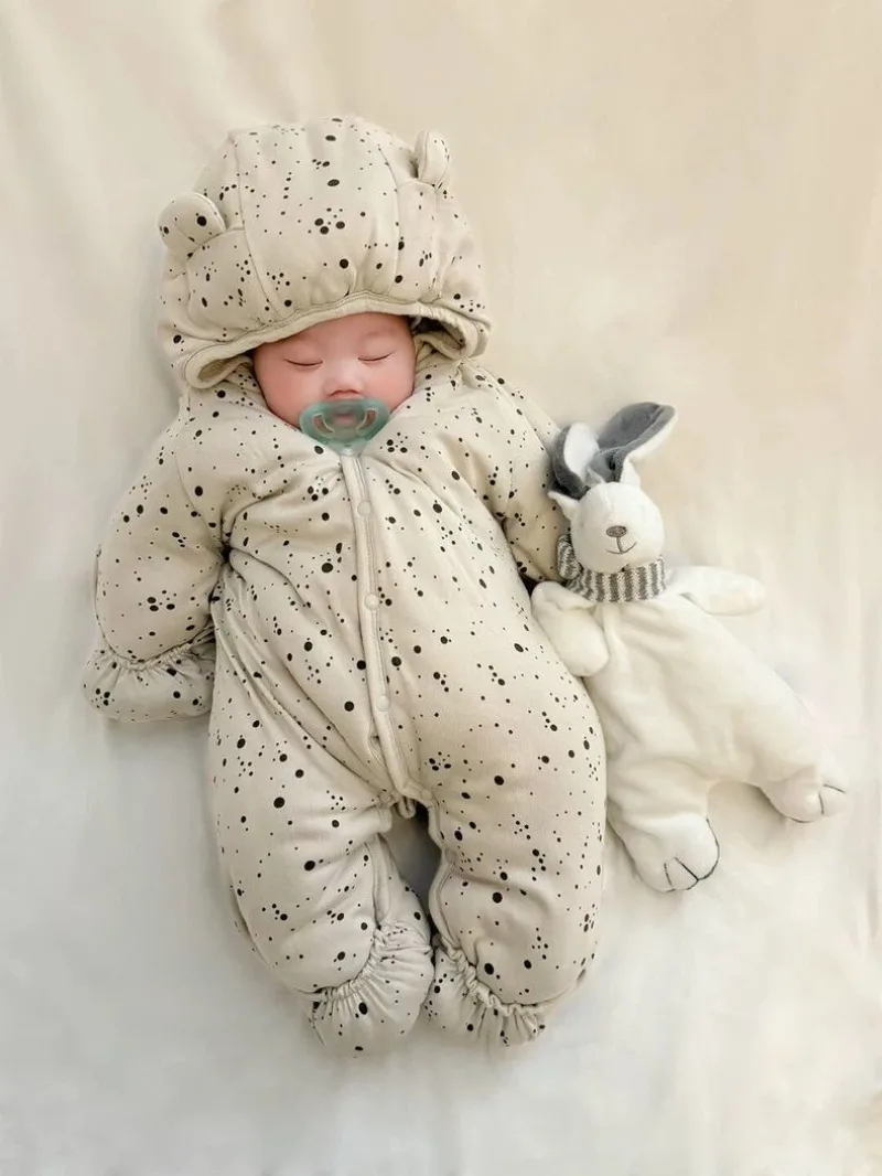 2026 winter warm Baby's Rompers Newborn Bodysuits Winter Baby Clothing Thickened Cotton Jacket Warm Outdoor Climbing Clothe