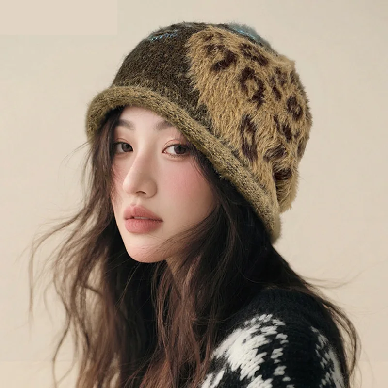 

American Leopard Print Plush Pullover Pile Hat Autumn and Winter Outdoor Ear Protection Large-head Knitted Beanie Cap for Women