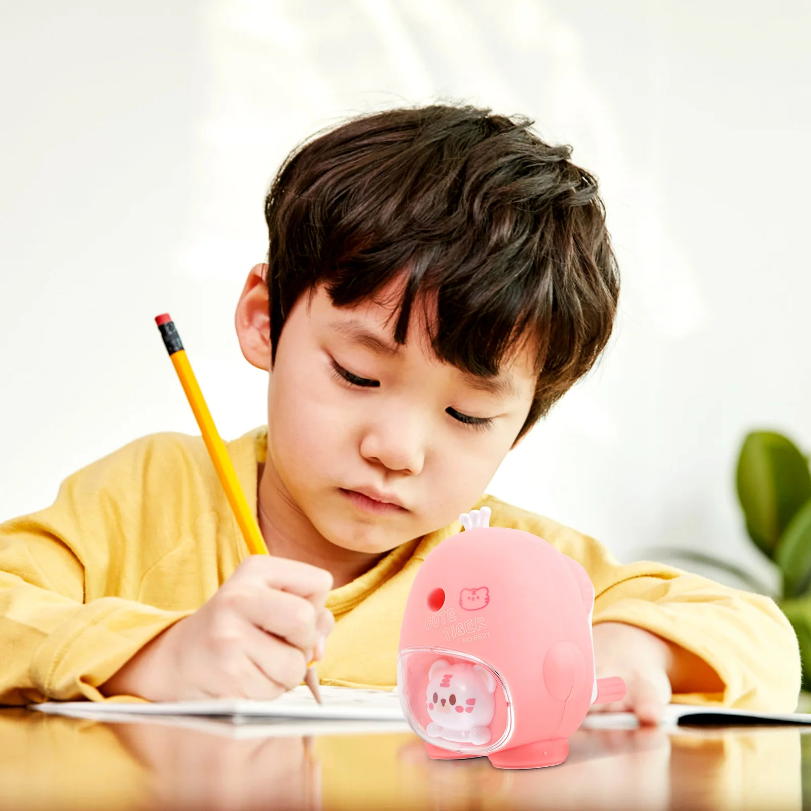 Cartoon Pencil Sharpener Manual Small Size Lightweight Large Chip Box Lovely Design Students Kids School Supplies