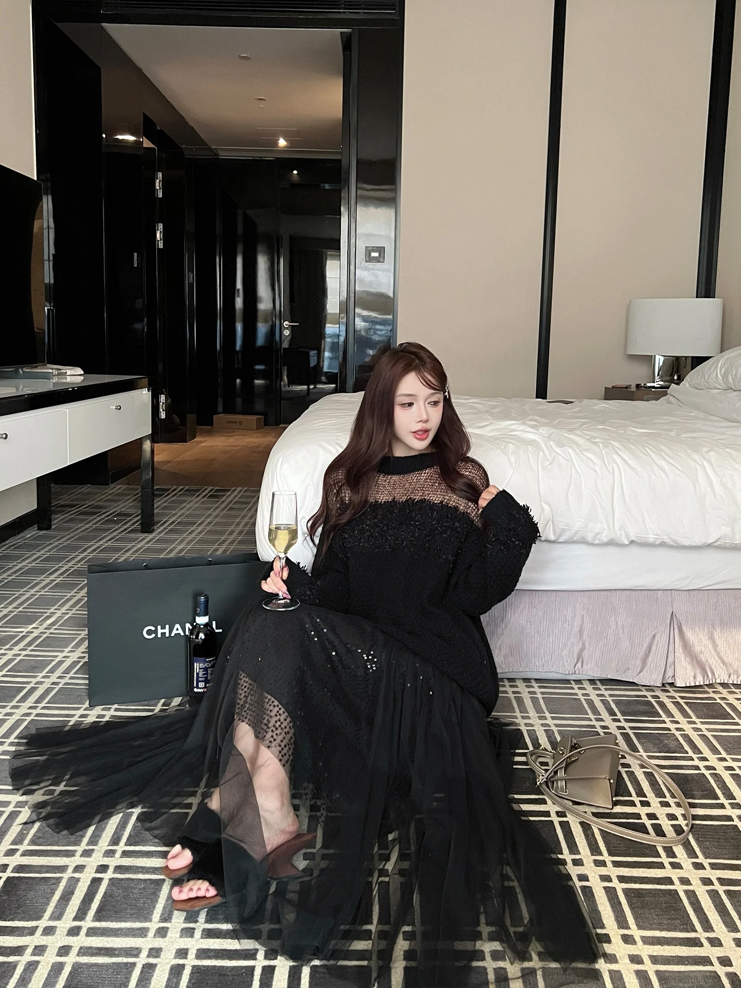 

LADIES FIRST Luxury Hollow out Tassel Sweater Versatile Slimming Women's Top French Sle Loose Fit round Ne Long Sve