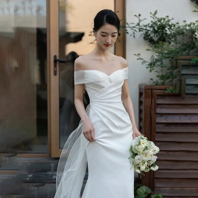 Korean-Style off-Shoulder Light Wedding Dress Simple Mori Style Fishtail Satin Outdoor Welcome Yarn White Backless Small Tail