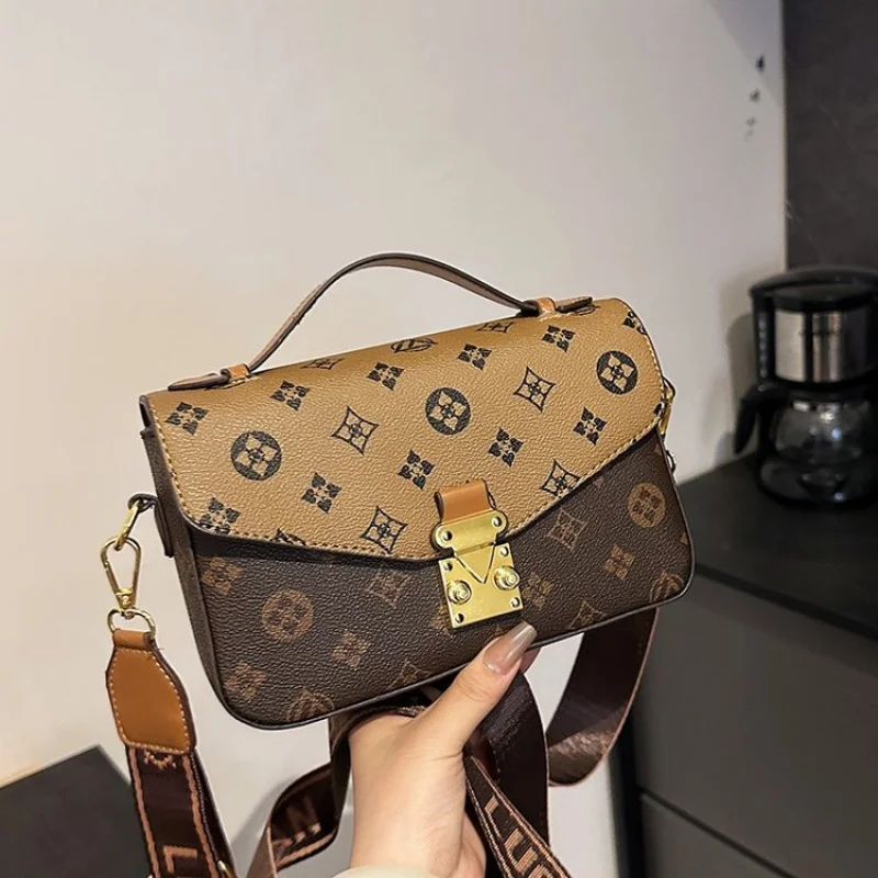 

Stylish Ladies Messenger Bag Made Of Star-Patterned Leather Boasting High-End Finland Vintage Spacious Soft Look