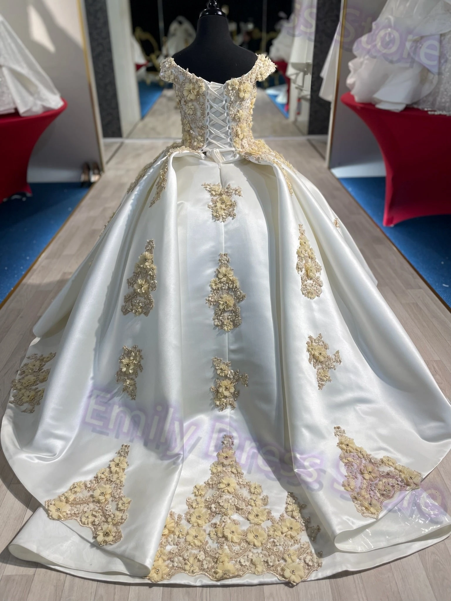 Customized Gold Lace Flower Girl Dress For Wedding Satin Applique Floor Length Off Shoulder Kids Birthday Party Infant Gown