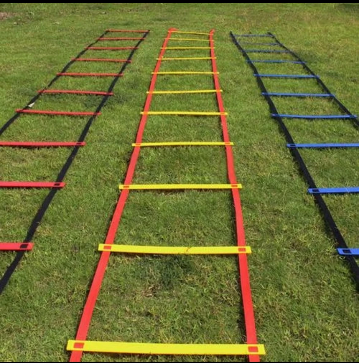 Echelle-d'agilite-rapide-et-plate-pour-l'entrainement-au-football