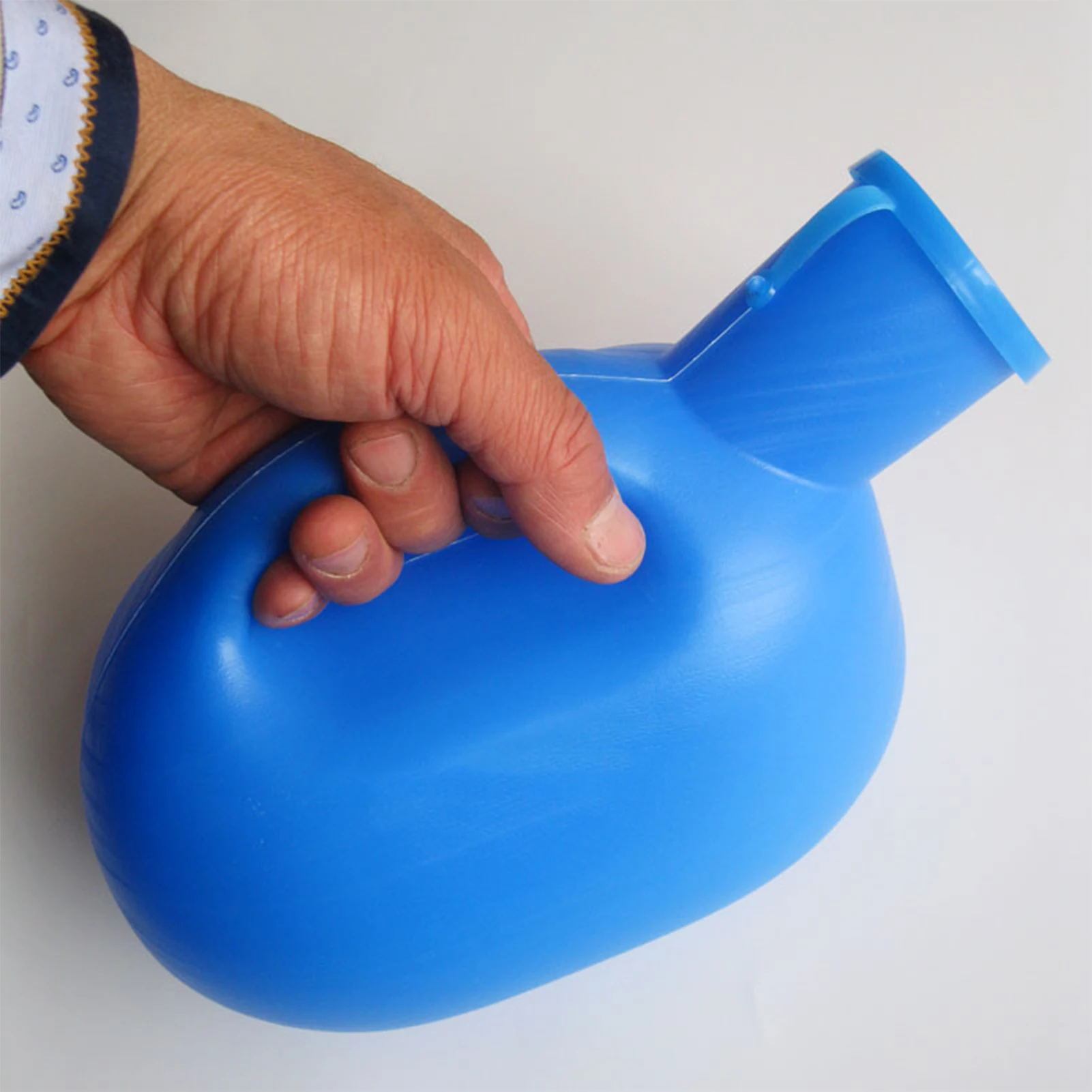 2000ml Thick Male Urinal With Lid Outdoor Survival tools Portable Pee Bottle For Men Travel Camping Hospital Home Use - view 3