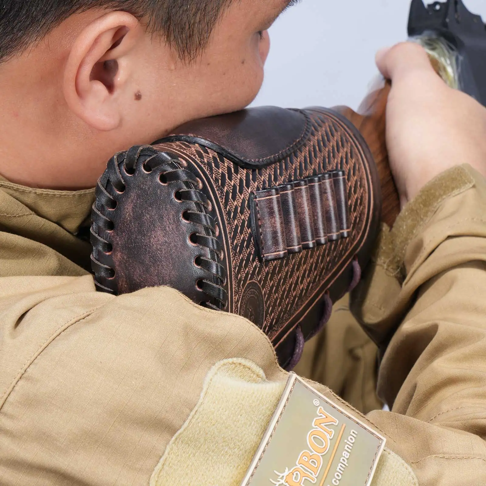 Tourbon Jagd-Leder-Gewehrschaftabdeckung, verstellbare Gewehrschaftauflage mit Munitionsschlaufen, passend für 30.06, 30.30, 308 usw. – Detail 15