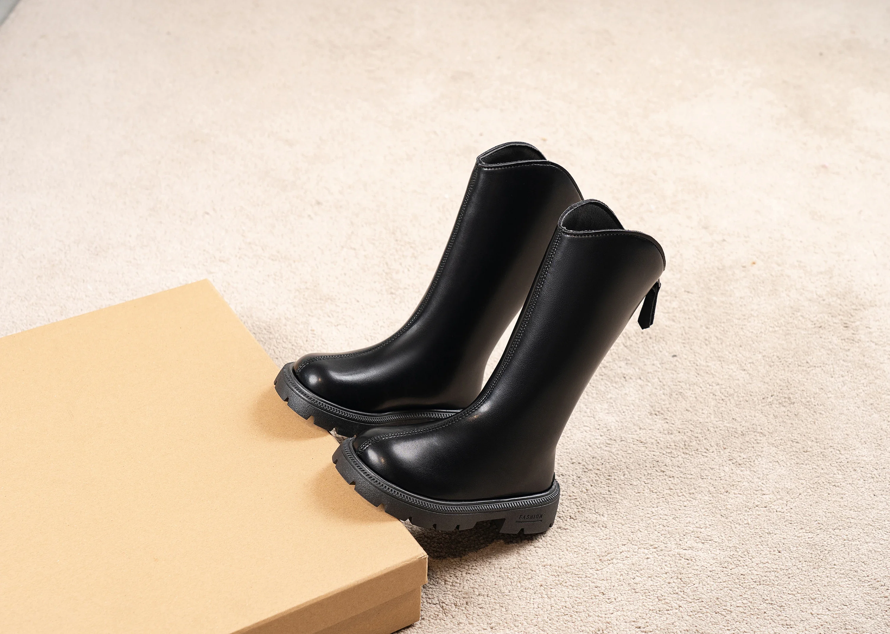 2026 Neue Mädchen-Winterstiefel, hoch, mit Fleecefutter, warm, rutschfest, dicke Sohle, Reißverschluss hinten, für kaltes Wetter, tägliche Outdoor-Stiefel – Detail 5