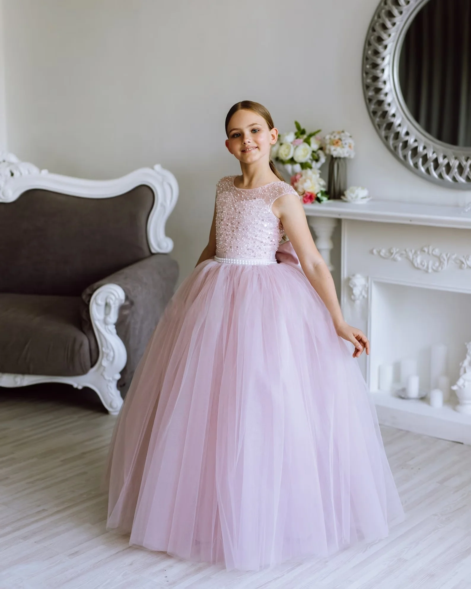 

Custom Luxury Flower Girl Dress Wedding Gown Birthday Party Pageant Catwalk Sleeveless Beaded Tulle Ball Gown