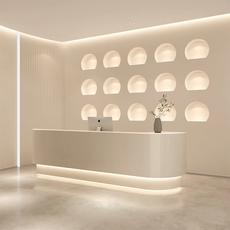 Tienda de ropa Mostradores de recepción Logo Led Beige Mostradores de recepción delanteros de cajero Diseño de restaurante Rezeption Theke Muebles Oficina