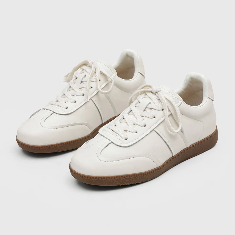 

Men Casual Sports Shoes Black White Color Men Lace-up Lightweight Comfortable Fashionable Casual Shoes Outdoor Hiking Shoes