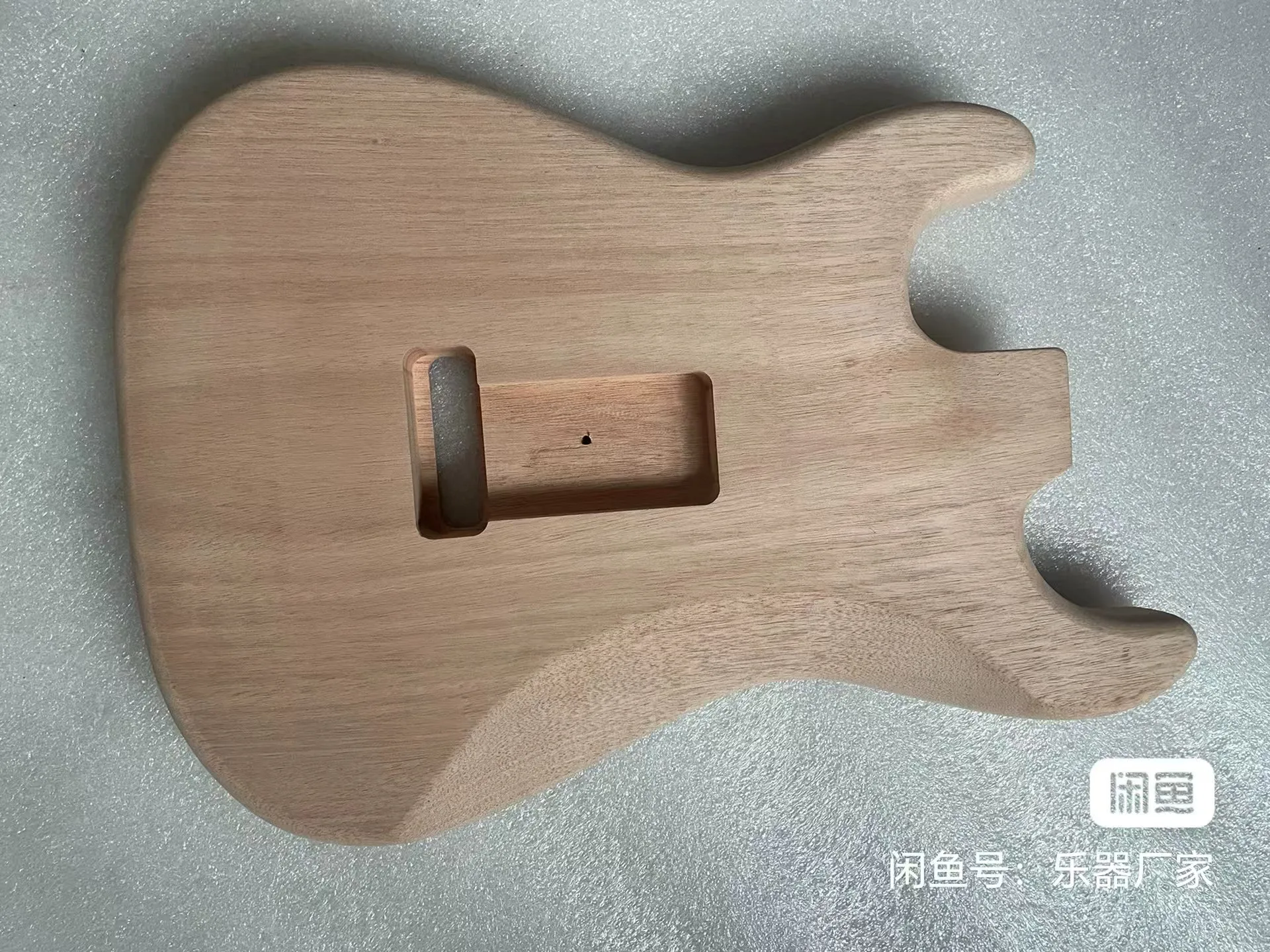 Super beautiful one-piece mahogany electric guitar body hsh body, interface size as shown