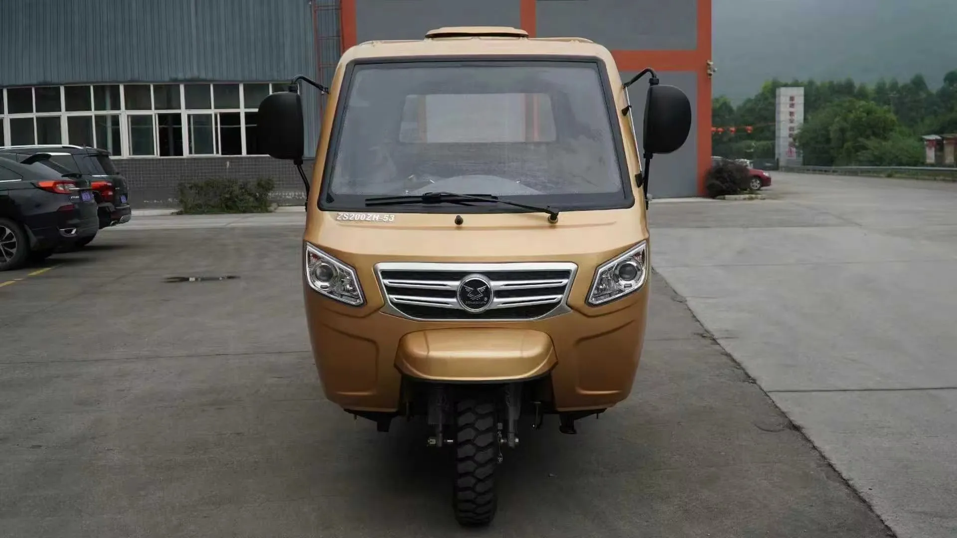 Super Design 250cc Gasoline Diesel Cargo Motor Tricycle Gasoline Tricycle, with cabin and air conditioning