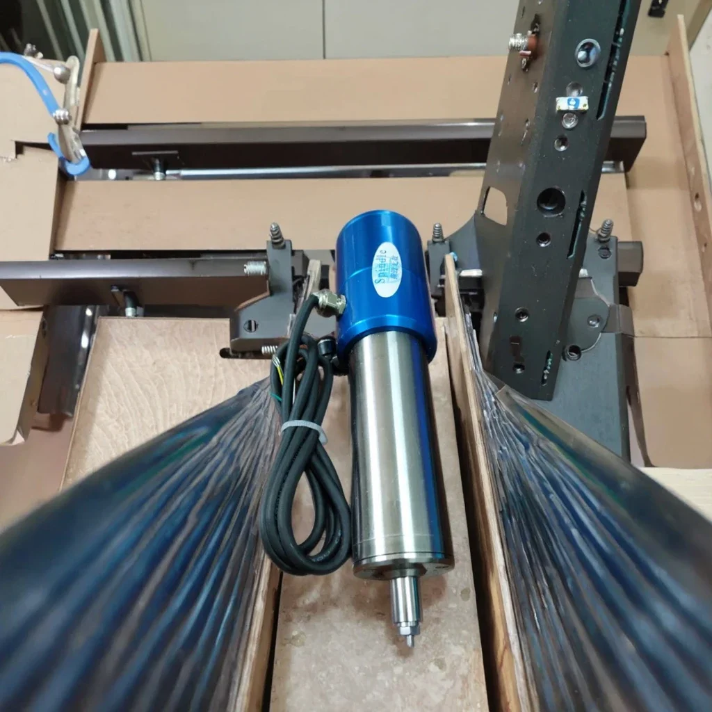 

2026 Оптовая продажа напрямую с завода: шпиндель с воздушным и водяным охлаждением ATC, 30000 об/мин, для рекламных компаний