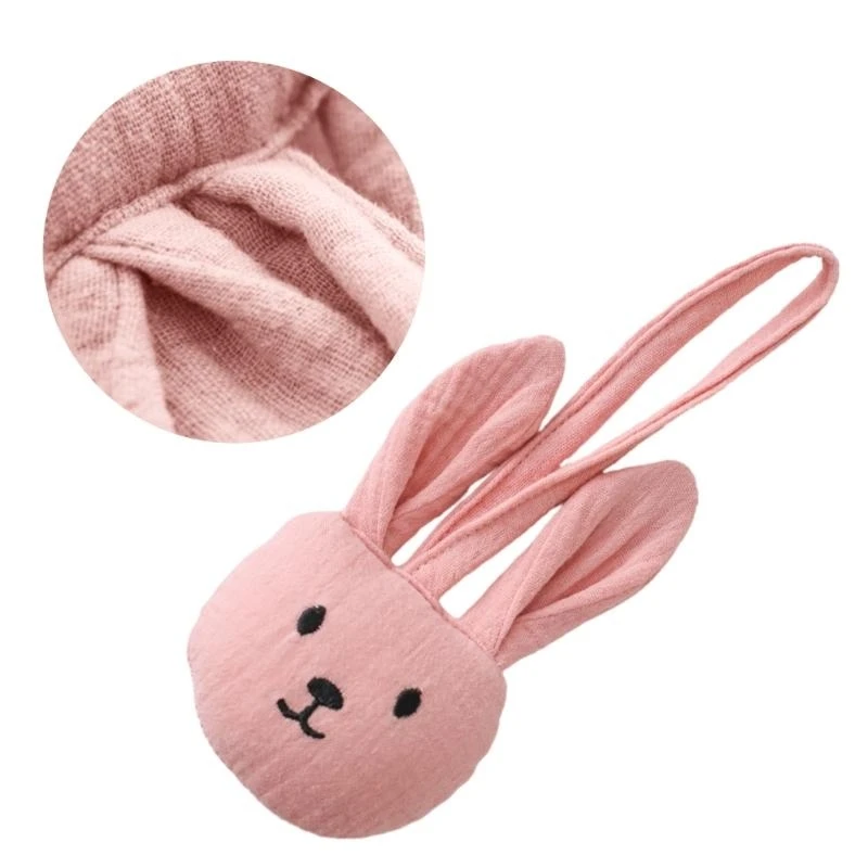 J15U مشبك مصاصة مريح مع قلادة على شكل أرنب حامل حلمة الطفل بجانب السرير #2