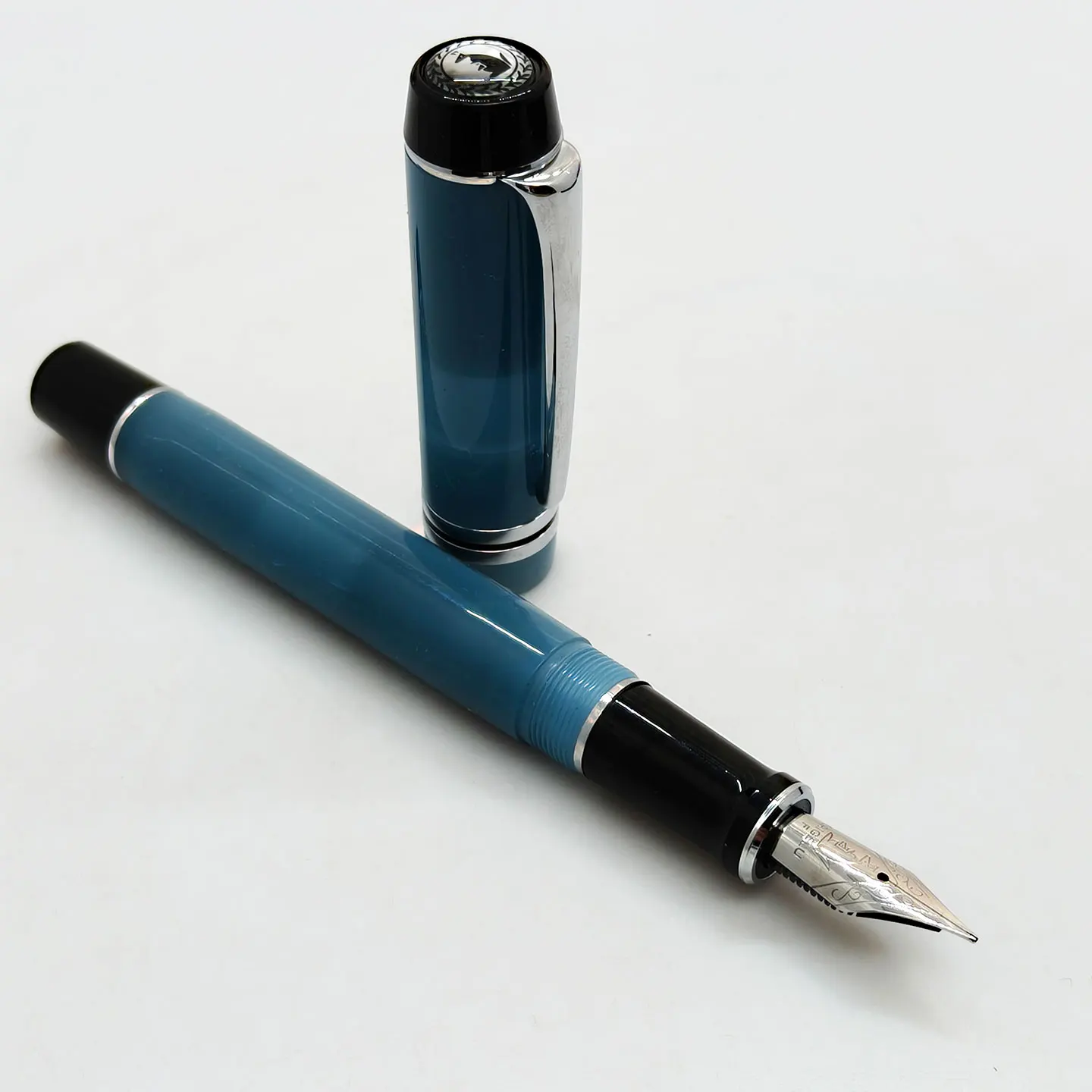 

Kaigelu 316 Fountain Pens Acrylic Barrel Screw Cap 35MM Open Nib Smooth Writing For Office Blue Nib EF/F/M