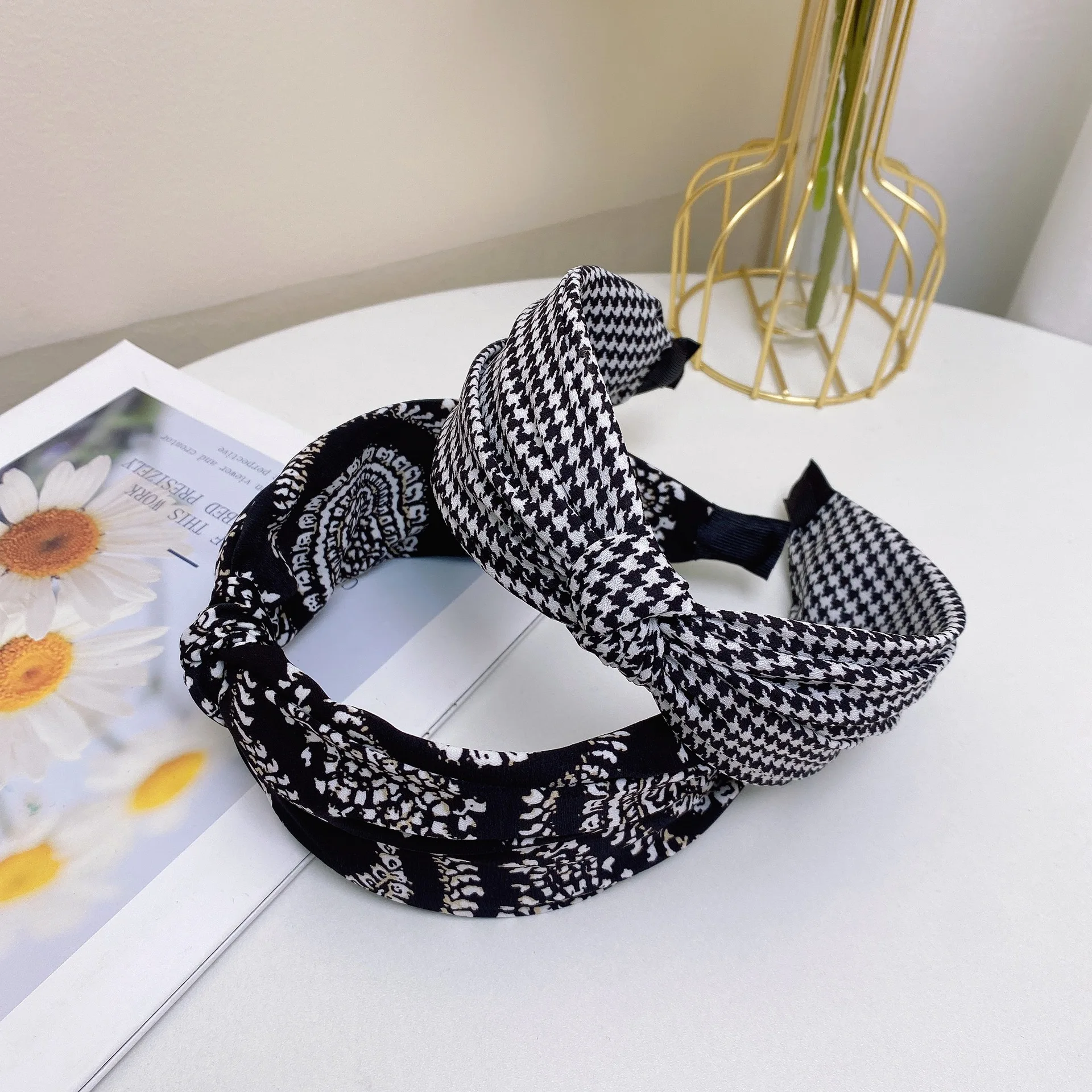 

Ethnic Style Fabric Knotted Headband Wide Edge Hair Accessories for Women Girls Non-Slip Hairband Fashion